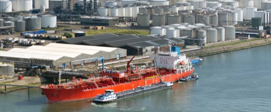 newsletter bigstock-oil-tanker-terminal-.jpg