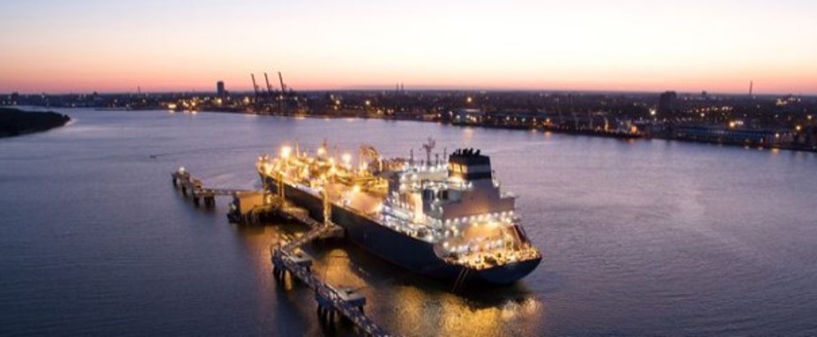 fsru-independence-hoegh-evi newsletter.jpg