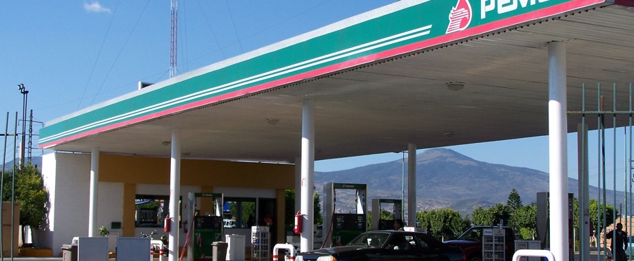 Pemex_gas_station.jpg