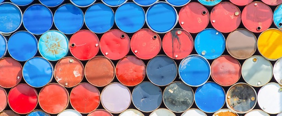 Stock-Oil-Barrels 678x250.jpg