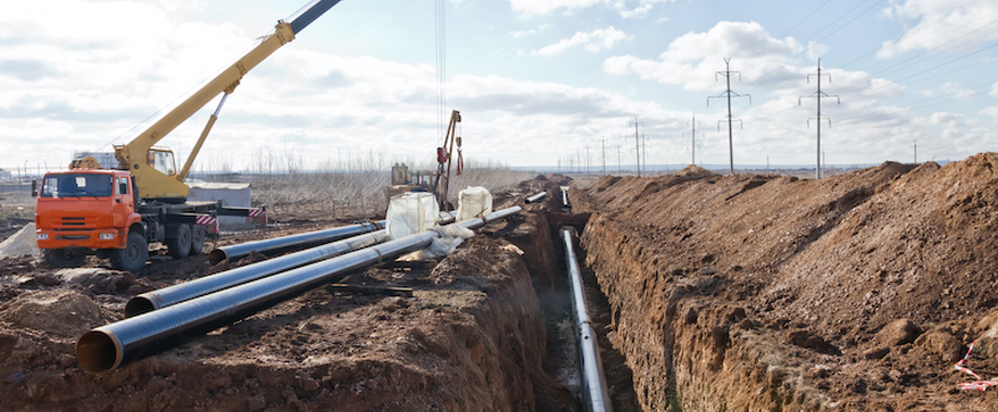 Pipeline-Construction-Crane-Sky 800.jpg