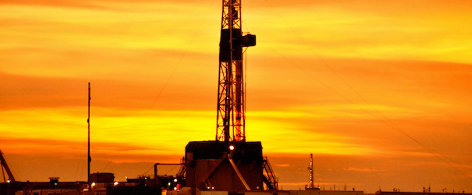 sunset rig 678x250.jpg