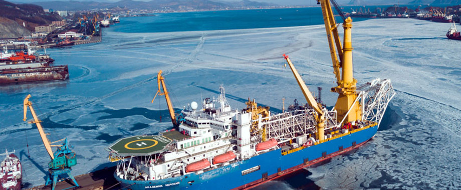 Akademik Cherskiy Russian pipe laying vessel.jpg