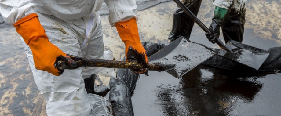 thailand oil spill cleanup beach.jpg